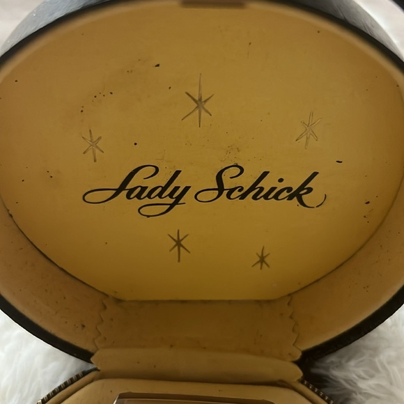 Vintage Lady Schick Razor. - Picture 2 of 12